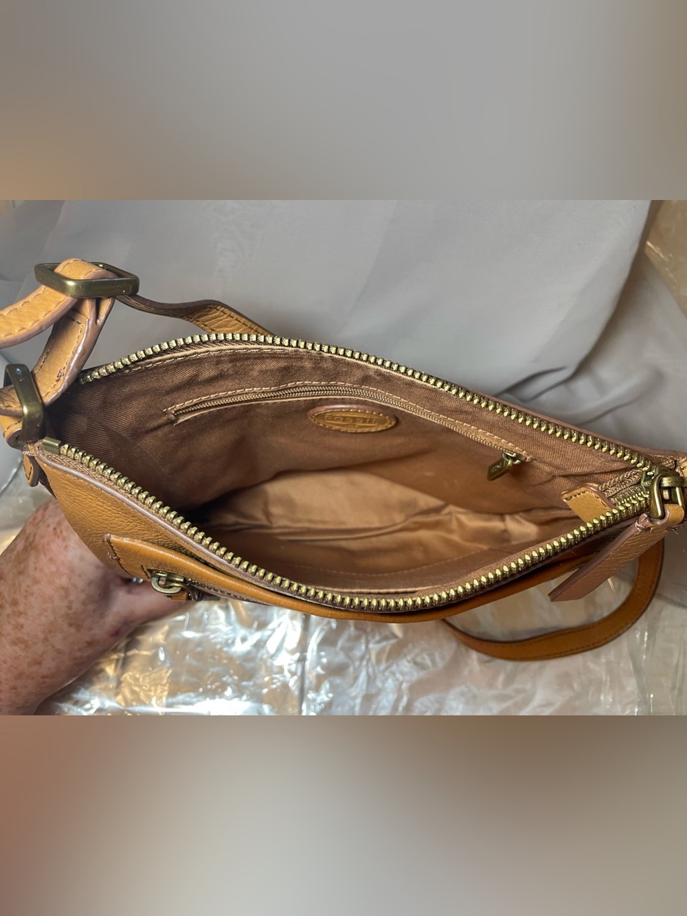 Fossil Cowhide Pebble Leather Shoulder HandBag in Tan Brown with front zipper - Picture 10 of 16